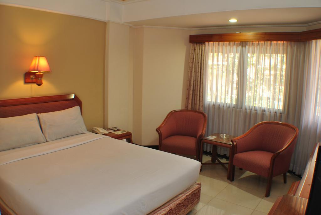Hotel Imperium בנדונג מראה חיצוני תמונה