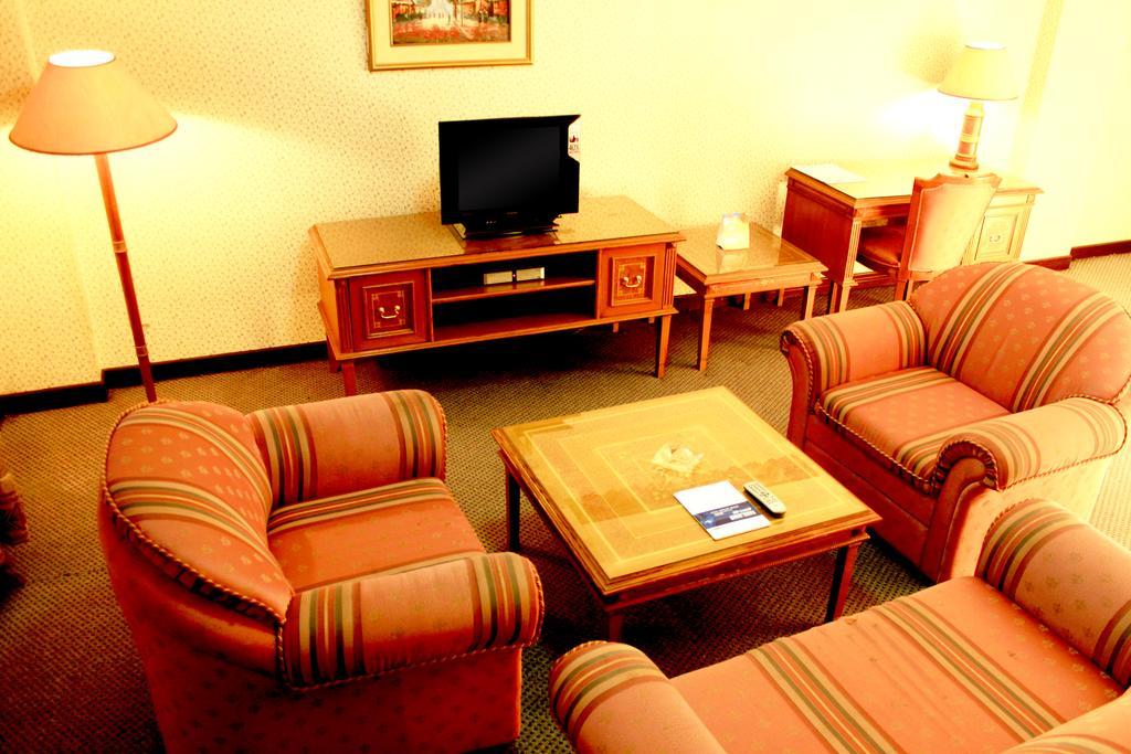 Hotel Imperium בנדונג מראה חיצוני תמונה