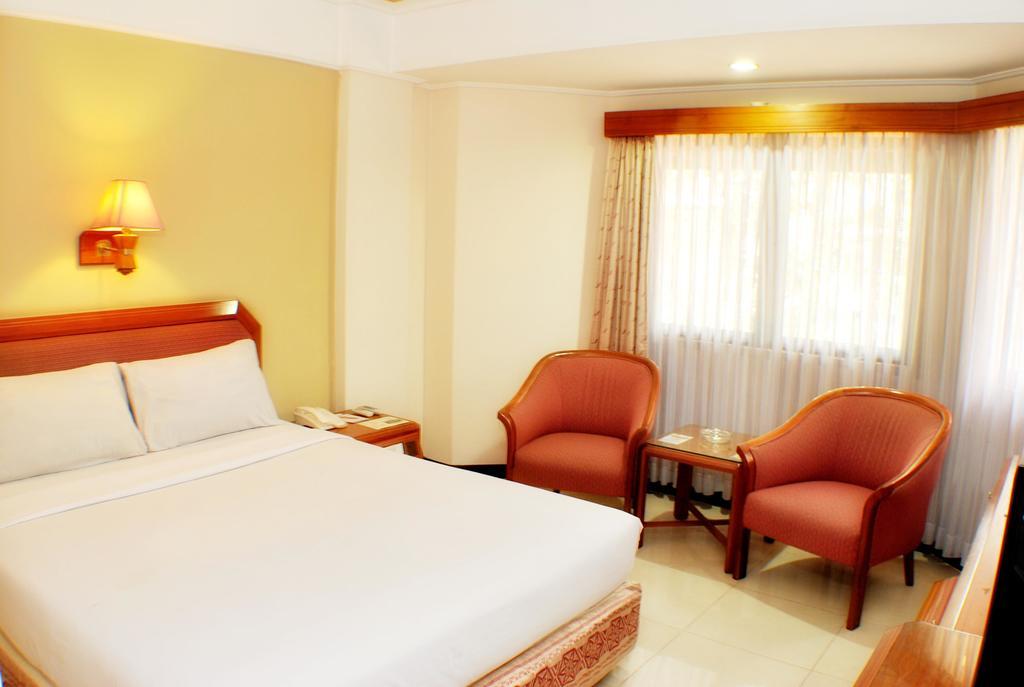Hotel Imperium בנדונג מראה חיצוני תמונה