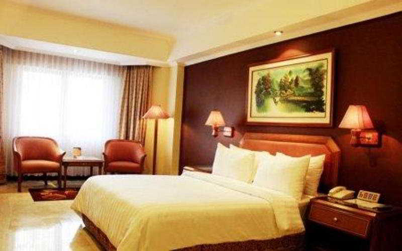 Hotel Imperium בנדונג מראה חיצוני תמונה